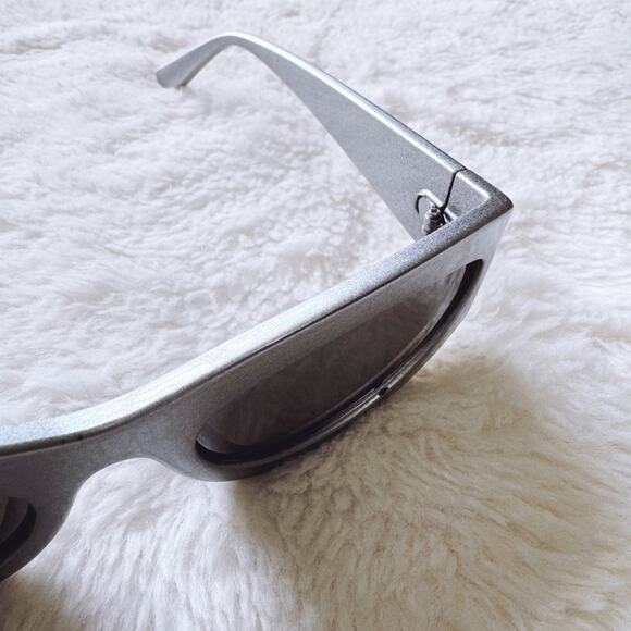 Faye Mirrored Silver Cat-Eye Sunglasses - Picture 8 of 14